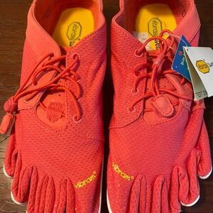 Vibram New Five Fingers Size 41 Mens 8, Womens 10- NWT